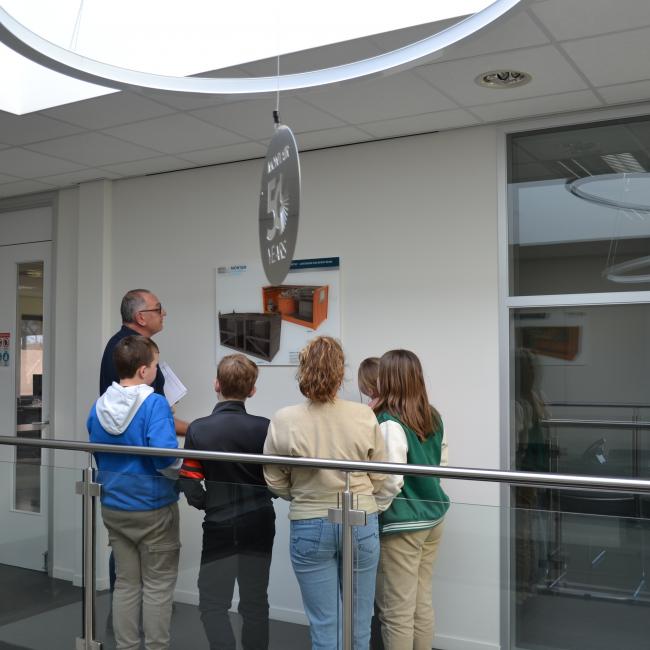 Students visit Montair and Peter Maessen explains
