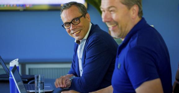 Tom van Asten en Maik Wilms tijdens een vergadering bij Montair
